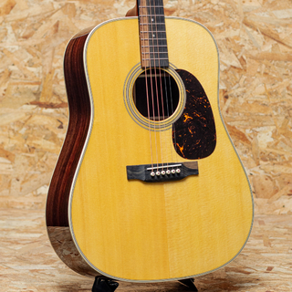 Martin D-28 Standard