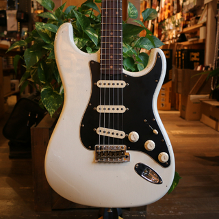 Fender Custom ShopPostmodern Stratocaster Journeyman Relic Aged Olympic White