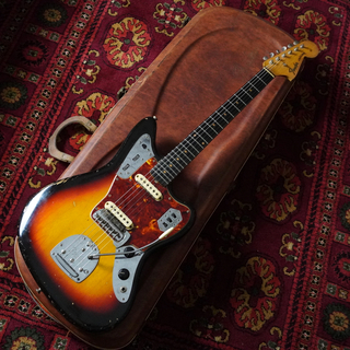 Fender 1962 Jaguar 3-Color Sunburst w/Brown Sunglasses Case