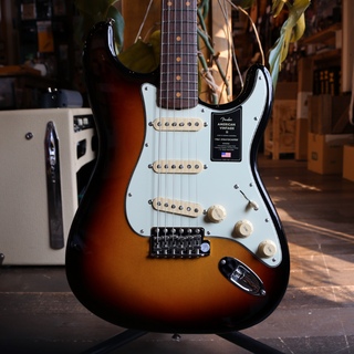 Fender American Vintage II 1961 Stratocaster  3-Color Sunburst