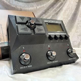 ZOOM G2 FOUR Effects & Amp Emulator マルチエフェクター 【現物画像】