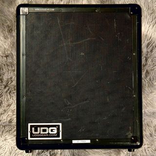 UDG U93011BL/Ultimate Pick Foam フライトケース M Black