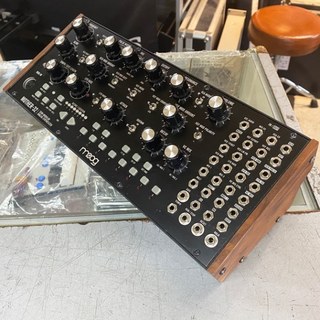 MoogMOTHER-32