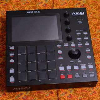 AKAI MPC ONE 【店頭展示機特価】