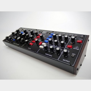 BEHRINGER MODEL D