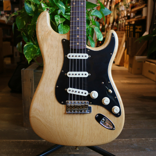 Fender Custom ShopPostmodern Stratocaster Journeyman Relic Aged Natural