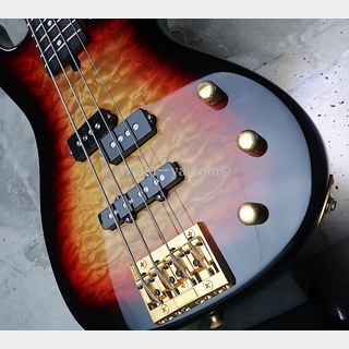 Valley Arts/ Custom Pro USA Bass / Quilt Top  / Sunburst 