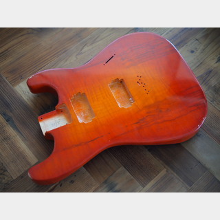 MJT Flat Top Stratocaster Body HH - Spalted Figured Maple Top/Basswood - Cherry Sunburst - Medium Relic