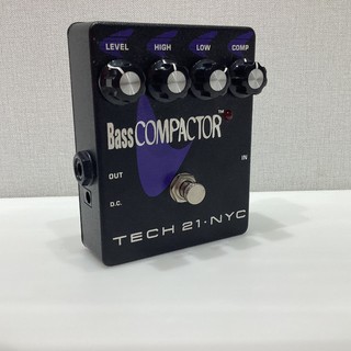 TECH21 BASSCOMP