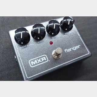 MXR M117R FLANGER