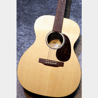 Martin 000-X2E BRAZ #2869579 【お洒落なヘッド】【スプルース×HPL】【エレアコ】【池袋店在庫品】