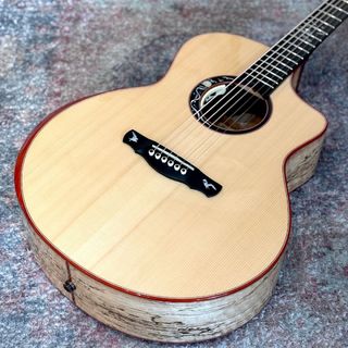 NATASHA JC-48 w / Anthem by LRBaggs <Solid European Spruce × Solid Spalted Maple>