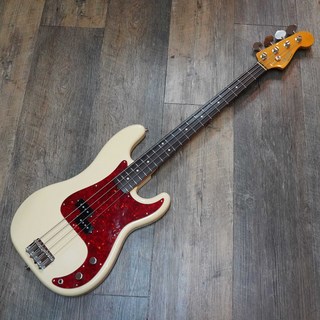 Fender Japan PB62-70US