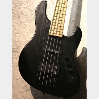 エレクトリック・ベース ＞ JBタイプ、黒 マッチングヘッドの