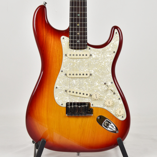 FenderAmerican Deluxe Stratocaster w/ S-1 2004 SCN Pickups - Aged Cherry Sunburst