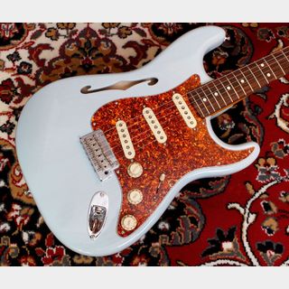 Fender American Professional II Stratocaster Thinline, Rosewood Fingerboard, Transparent Daphne Blue