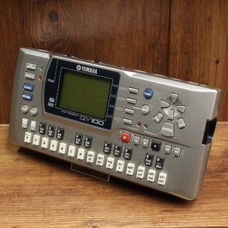 YAMAHA QY100 【キーボードマート新宿】【新宿店】