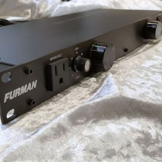 FURMAN M-8Lx パワー・コンディショナー ライト付き パワーサプライ 【正規輸入品】 【現物画像】