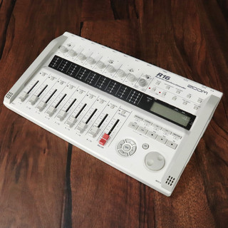 ZOOM R16 / Recorder : Interface : Controller 【梅田店】