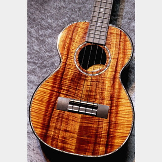 Kamaka 【USED】HF-3D2I 2022年製 【テナー】【PUあと付け搭載、極杢品】【池袋店在庫品】