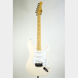 G&L Tribute Series Legacy, Maple Fingerboard / White