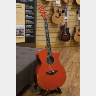Taylor Custom GAFce Quilt Maple Transparent Red V-Class