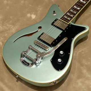 Baum Guitars Revolt with Tremolo