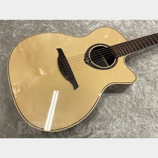 南仏LAG Guitars、“T218”シリーズ新作エレアコと、コンパクトな