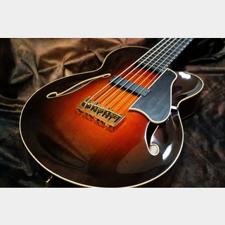 Marusya Guitars Archtop Bass 6 Spruce/Maple Sunburst