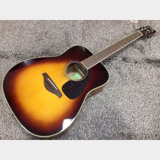 YAMAHA FG820 ブラウンサンバースト(BS)【トップ単板】【サイド&バック マホガニー】【定番ビギナー向けアコギ】