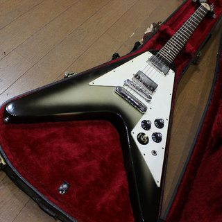 Gibson Flying V Silverburst フライングV シルバーバースト 1980年製です